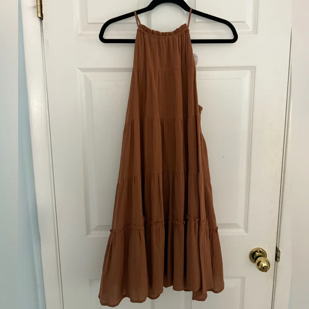 Chic Tan Maxi Dress - Picture 1 of 4